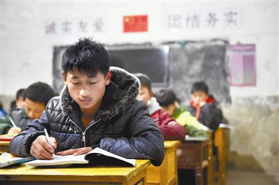  认真学习文化课。